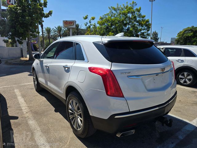 קאדילק XT5