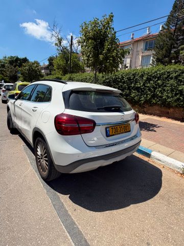 מרצדס-בנץ GLA
