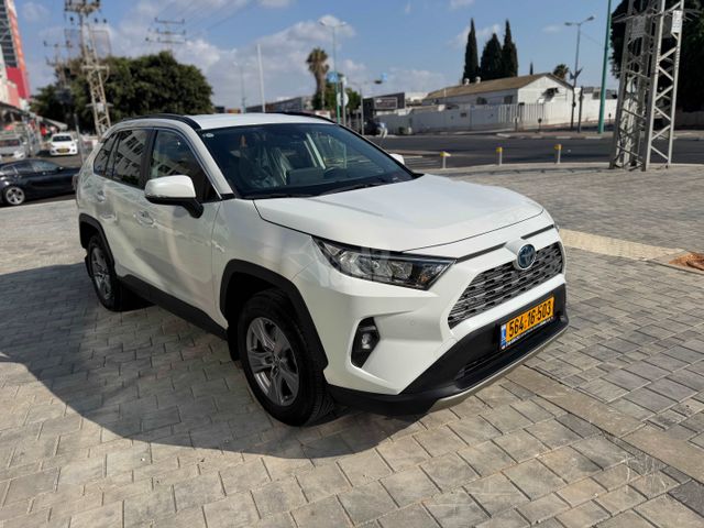 טויוטה RAV4