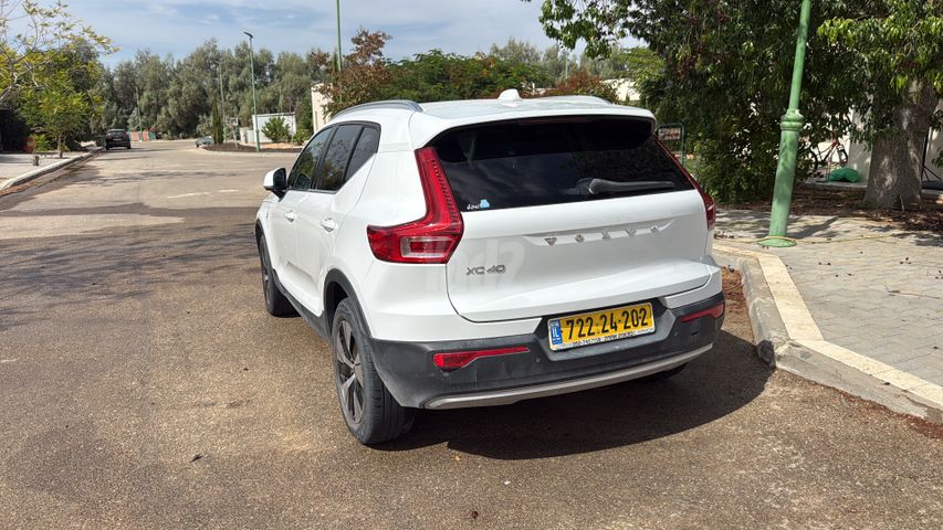 וולוו XC40