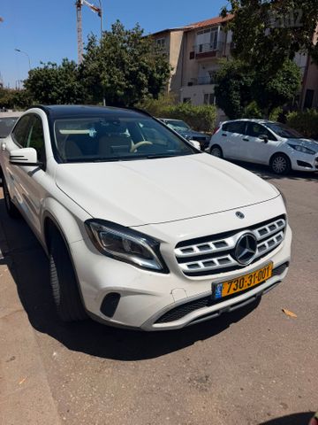 מרצדס-בנץ GLA