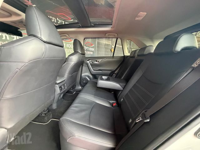 טויוטה RAV4