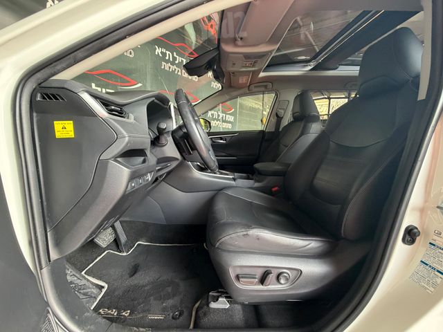 טויוטה RAV4
