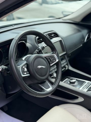 יגואר F-Pace