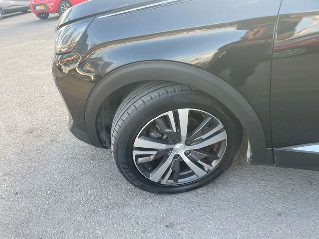 פיג'ו 3008