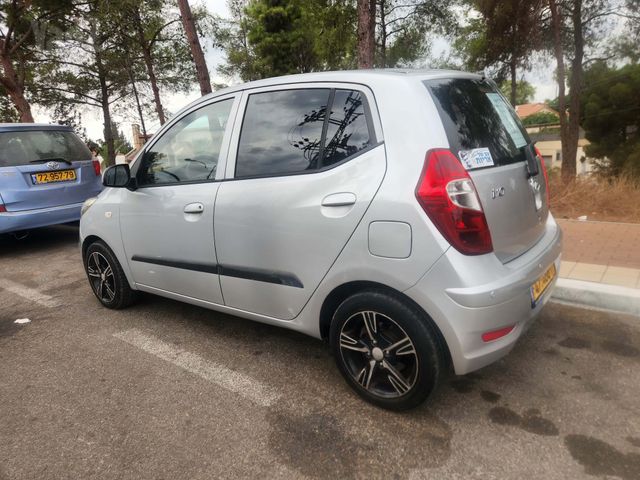 יונדאי i10