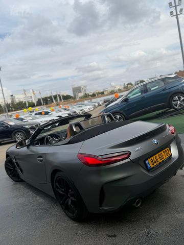 ב מ וו Z4