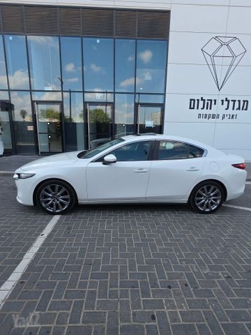 מאזדה 3