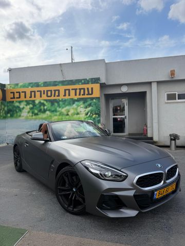ב מ וו Z4