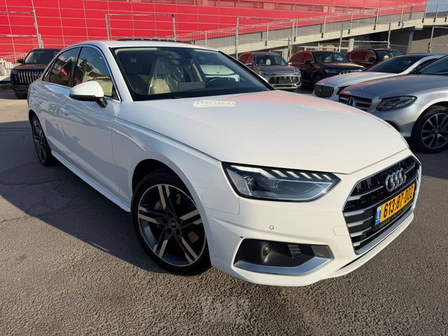 אאודי A4