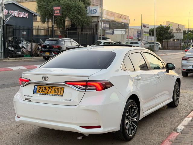 טויוטה קורולה