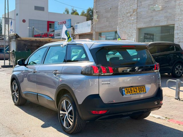 פיג'ו 5008
