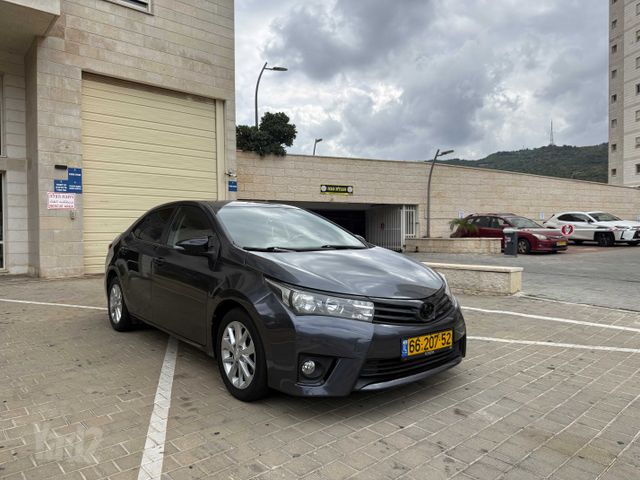 טויוטה קורולה