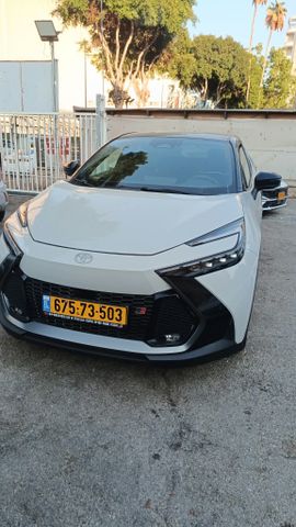 מודעת רכב טויוטה C-HR