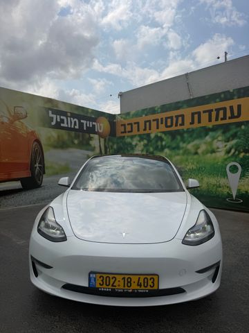 מודעת רכב טסלה מודל 3