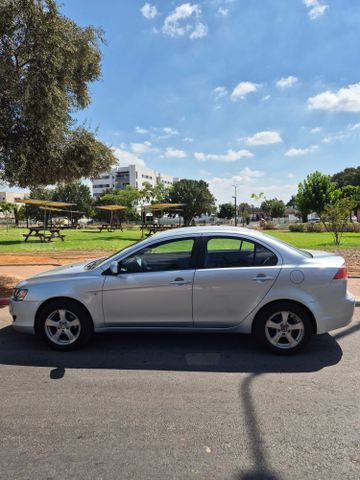 מיצובישי לנסר