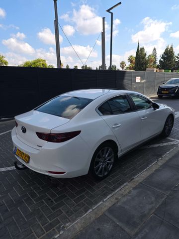 מאזדה 3