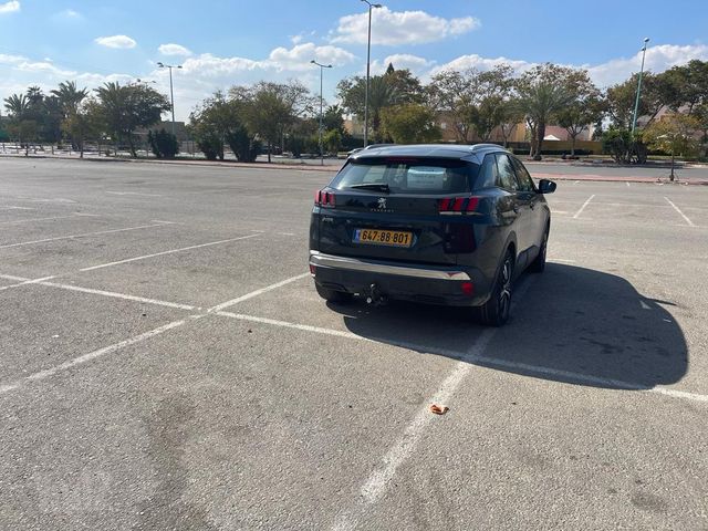 פיג'ו 3008