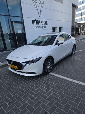 מודעת רכב מאזדה 3