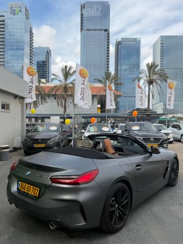 ב מ וו Z4