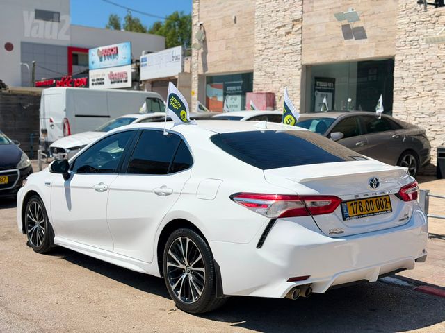 טויוטה קאמרי