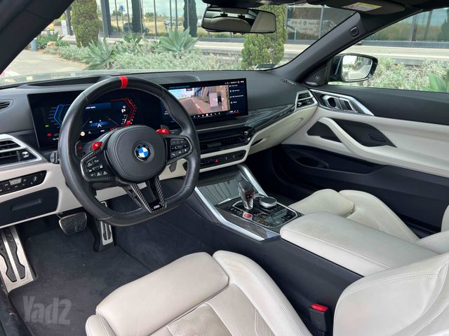 ב מ וו M4