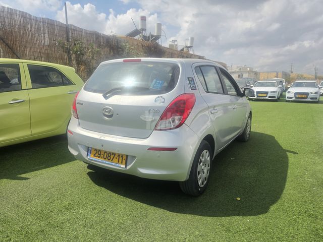 יונדאי i20