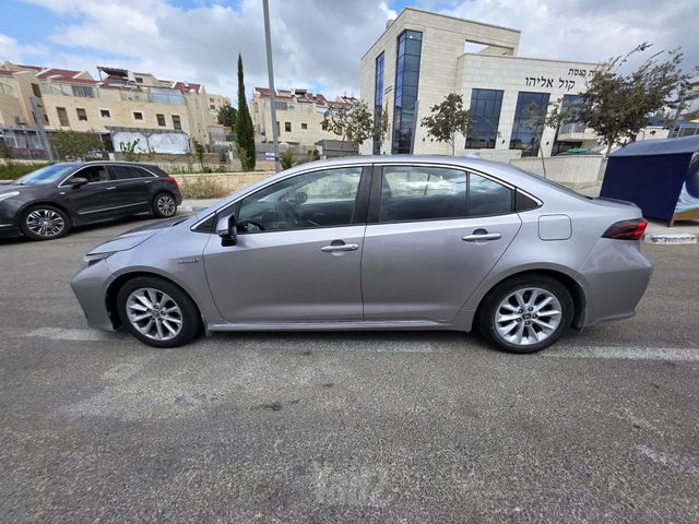 טויוטה קורולה