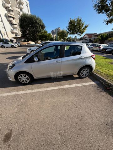 טויוטה יאריס