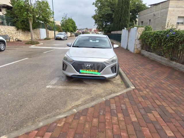 מודעת רכב יונדאי איוניק