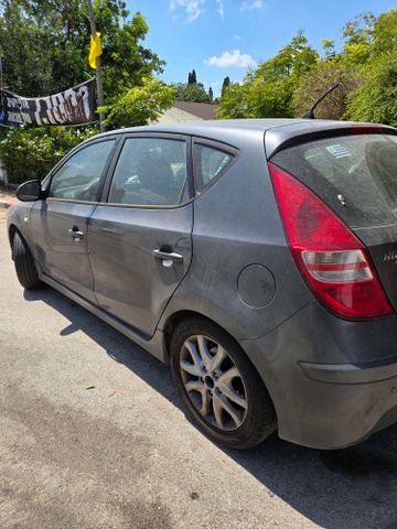 יונדאי i30