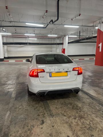 וולוו S60