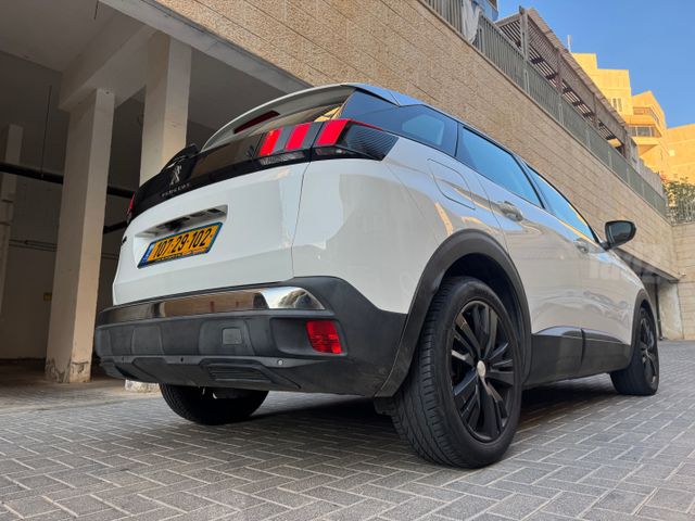 פיג'ו 3008