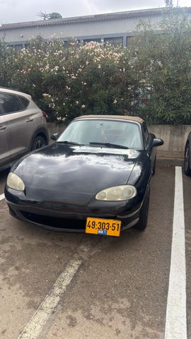 מודעת רכב מאזדה MX-5