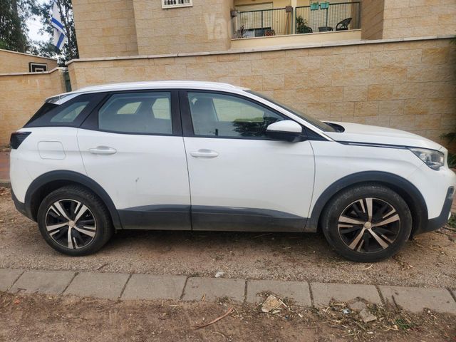 פיג'ו 3008