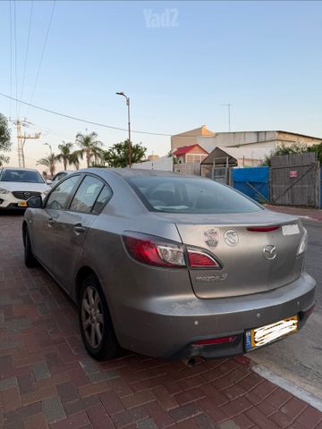 מודעת רכב מאזדה 3