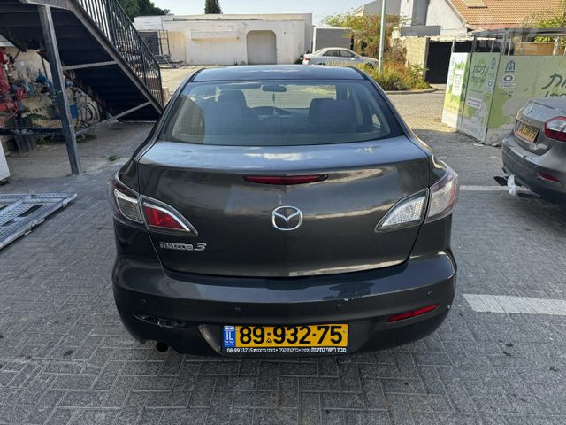 מאזדה 3