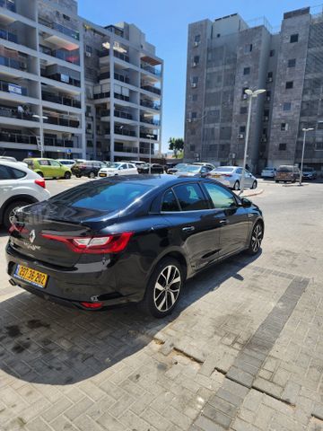 רנו מגאן