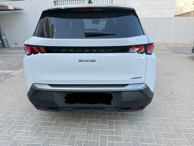 פיג'ו 5008
