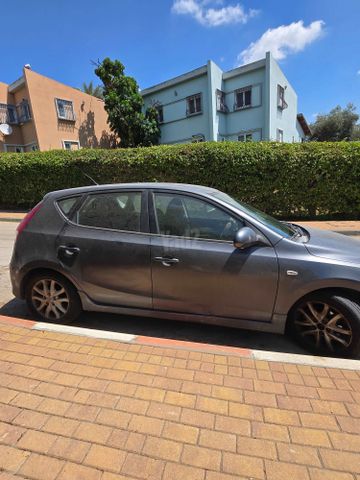 יונדאי i30
