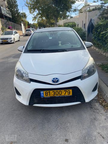 טויוטה יאריס