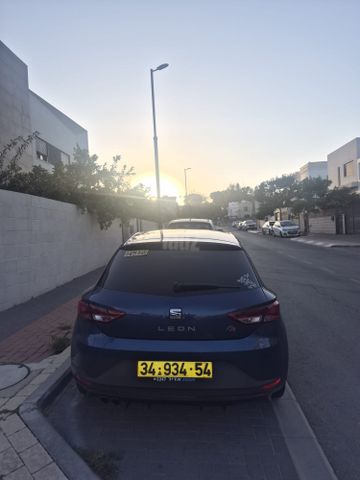 מודעת רכב סיאט לאון