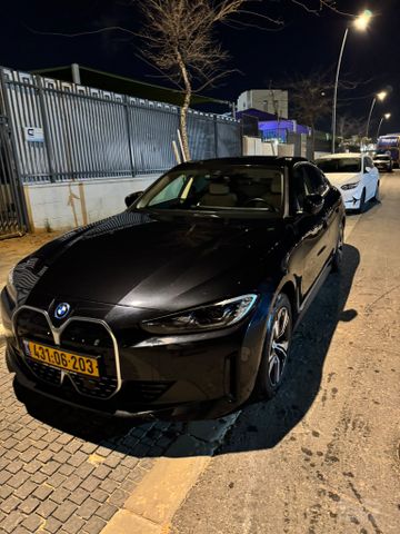 ב מ וו i4