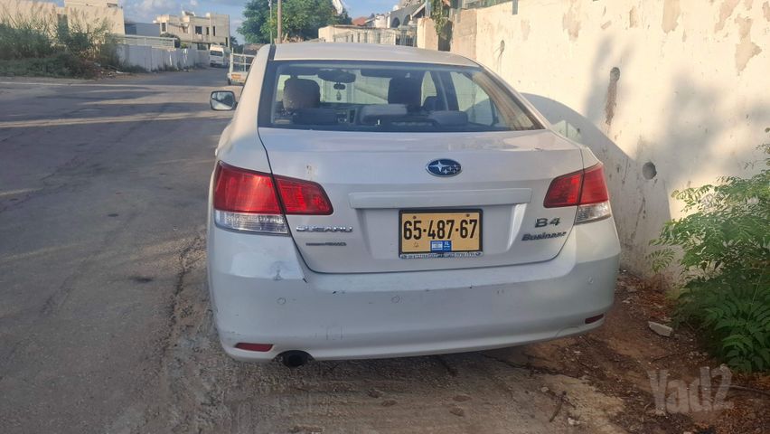 סובארו B4/לגאסי