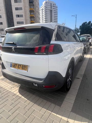 פיג'ו 5008