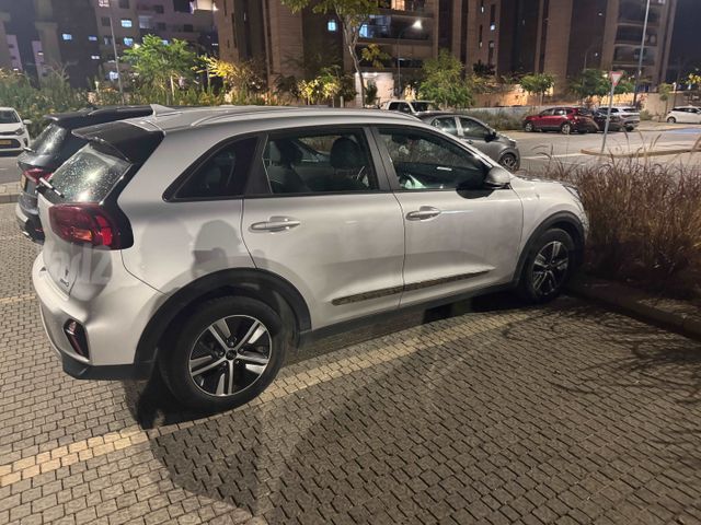 קיה נירו