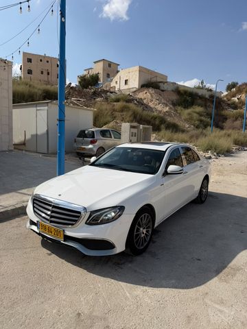 מודעת רכב מרצדס-בנץ E-class