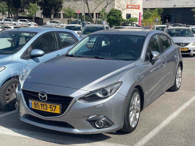 מודעת רכב מאזדה 3