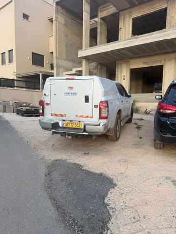 מיצובישי טרייטון / L200
