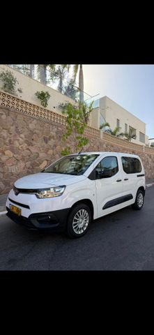 טויוטה פרואייס סיטי
